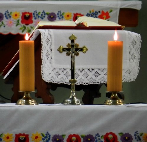 Ünnepi szentmise, kiállításmegnyitó és kenyérszentelés augusztsu 20-án 08